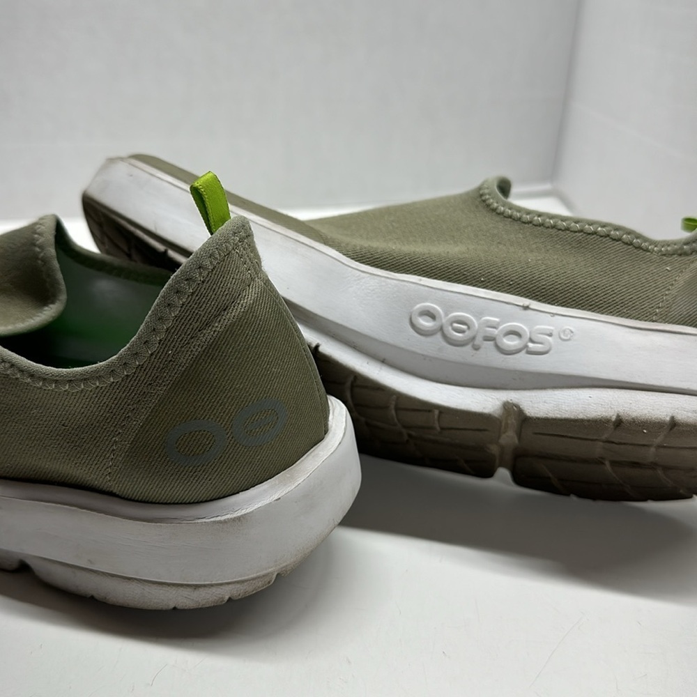 Oofos Oomg eeZee Slip On Sneaker Canvas Shoes Olive Green White Women's Size 8 - Picture 5 of 9